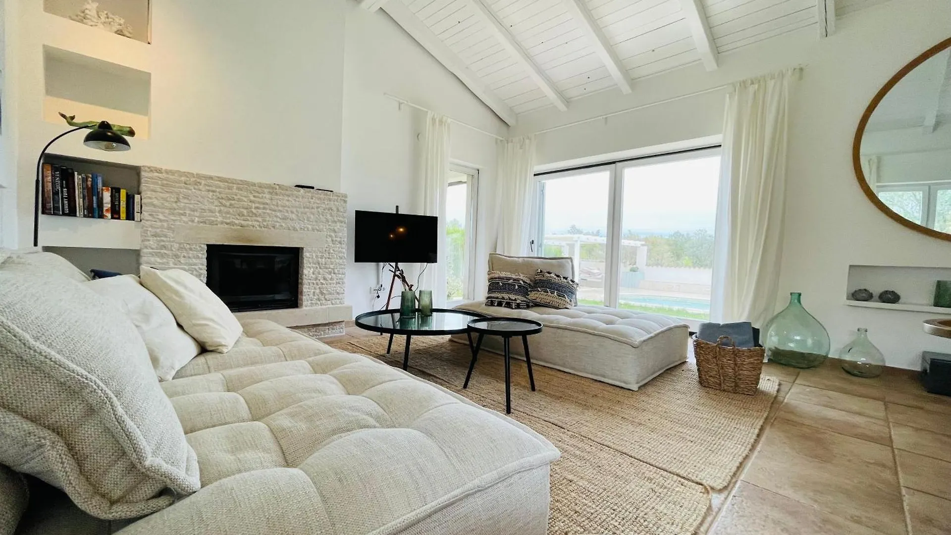 Luxury Villa In Istria - 9,000 Sqm Private Estate With Pool & Sauna, 15 Min To Sea, Near Fazana, 3 Bedrooms Croatia