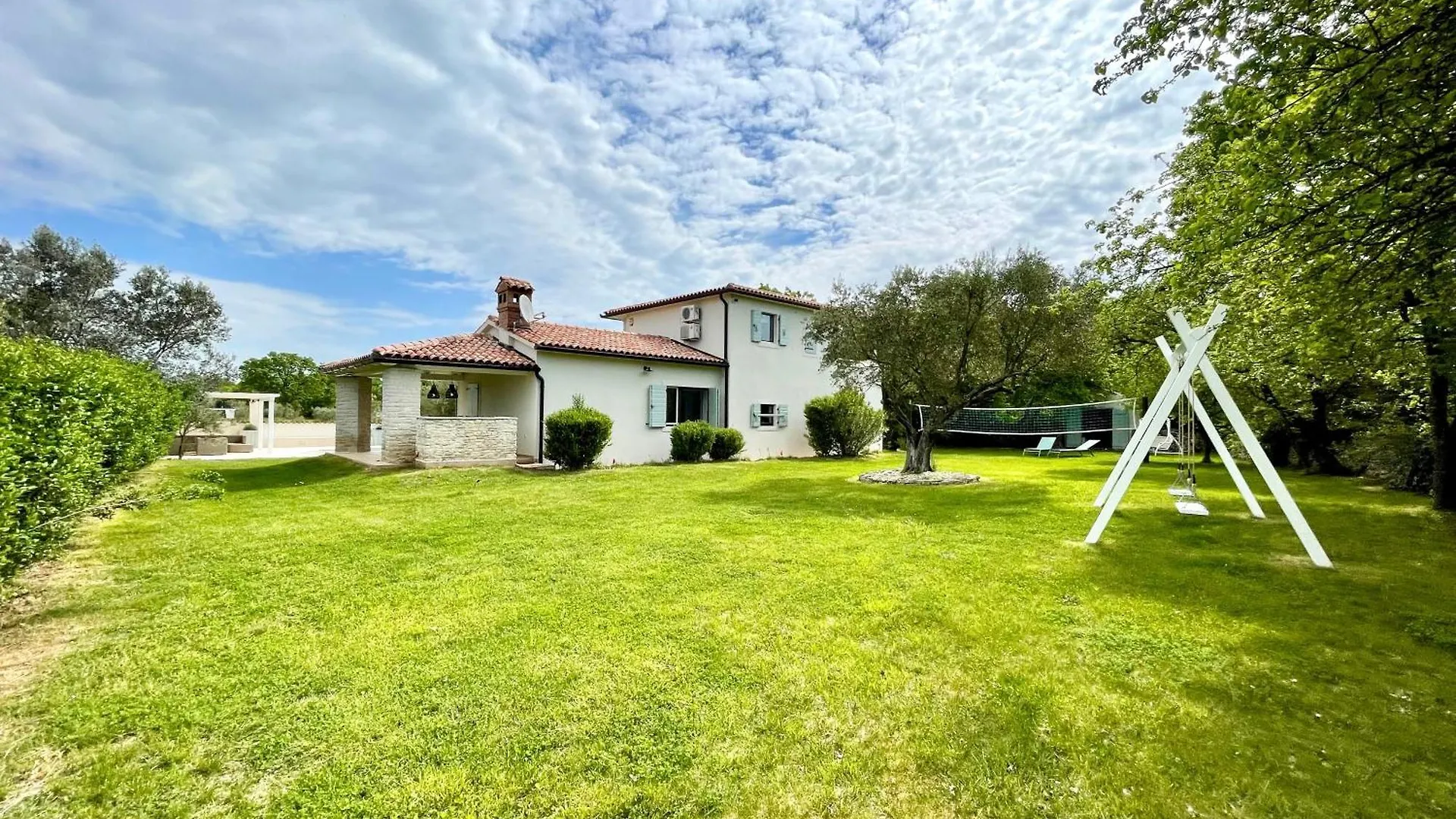 Luxury Villa In Istria - 9,000 Sqm Private Estate With Pool & Sauna, 15 Min To Sea, Near Fazana, 3 Bedrooms Croatia
