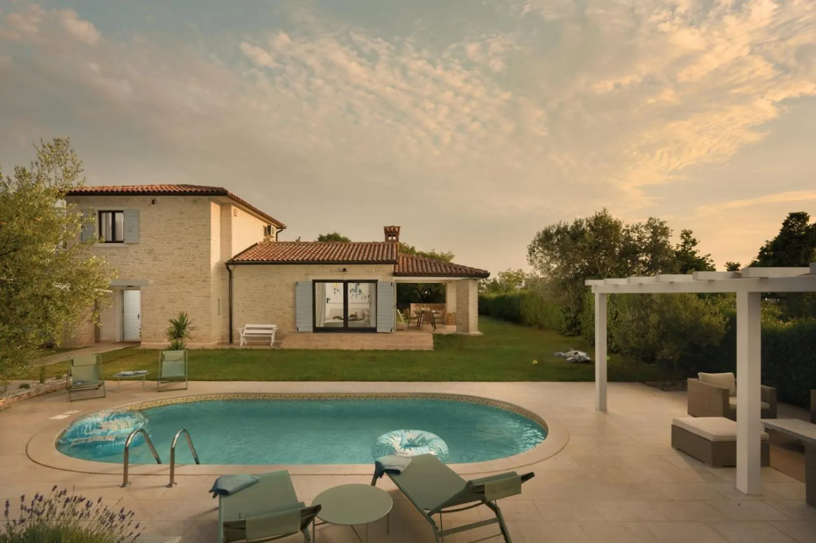 Luxury Villa In Istria - 9,000 Sqm Private Estate With Pool & Sauna, 15 Min To Sea, Near Fazana, 3 Bedrooms Croatia