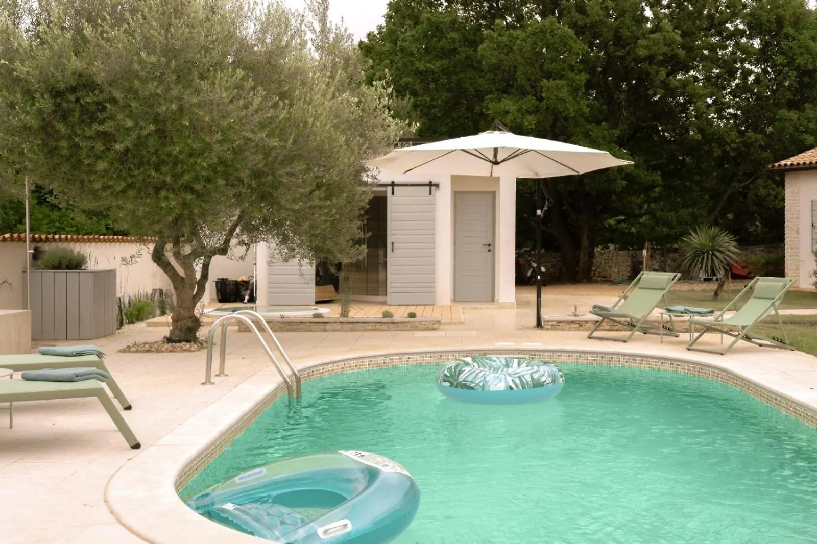 Luxury Villa In Istria - 9,000 Sqm Private Estate With Pool & Sauna, 15 Min To Sea, Near Fazana, 3 Bedrooms Jursici